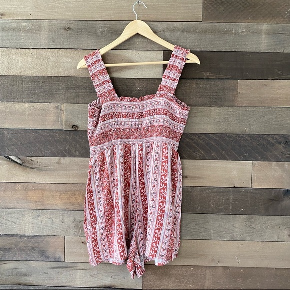 American Eagle Womens' Romper Wide Scrunch Strap Red Floral Striped - Picture 6 of 9